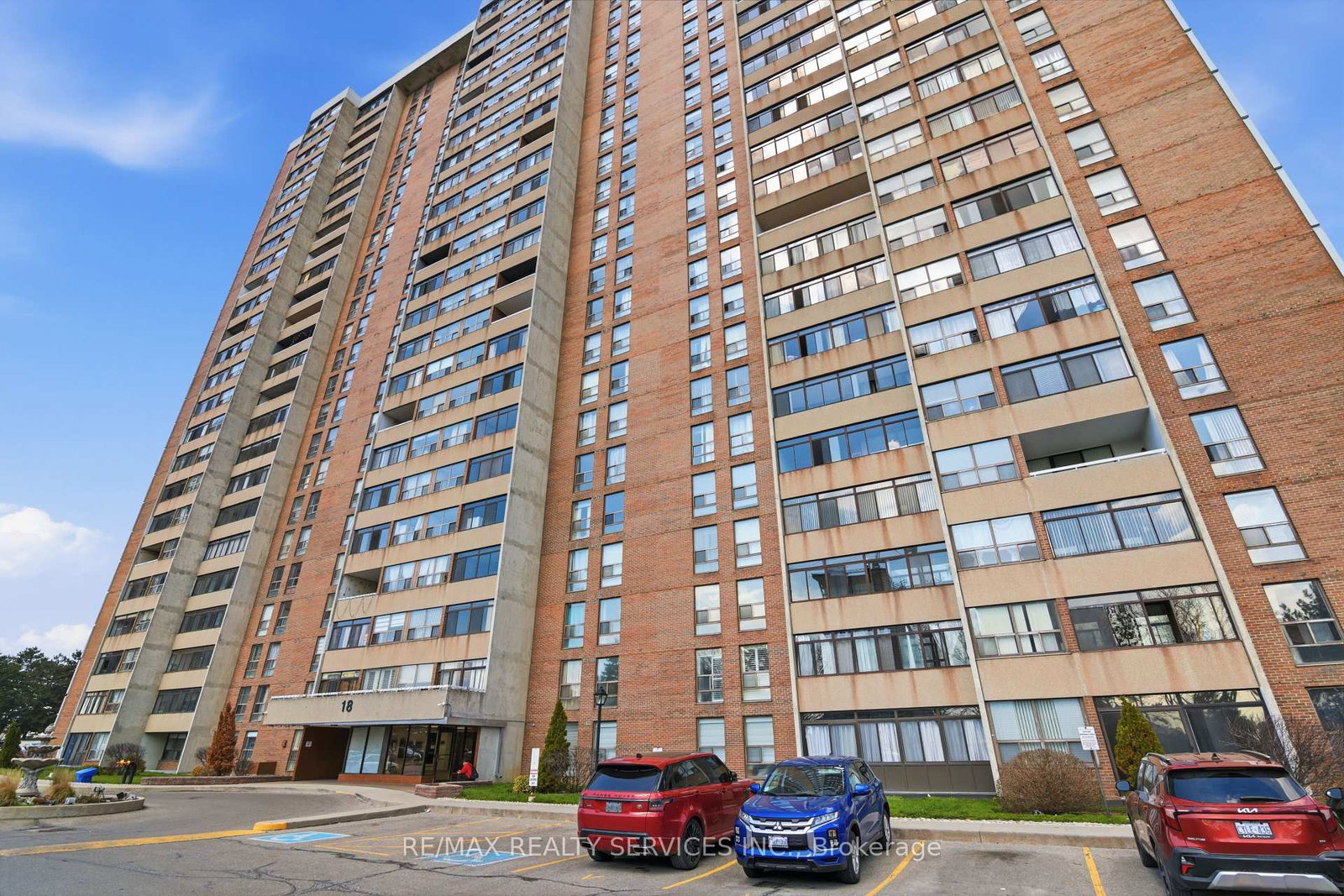 18-knightsbridge-road-brampton-ontario-w13101672