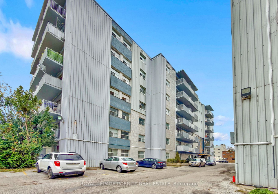 4-superior-avenue-etobicoke-ontario-w13101710