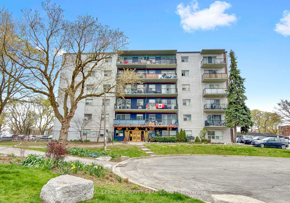 2-superior-avenue-etobicoke-ontario-w13101782