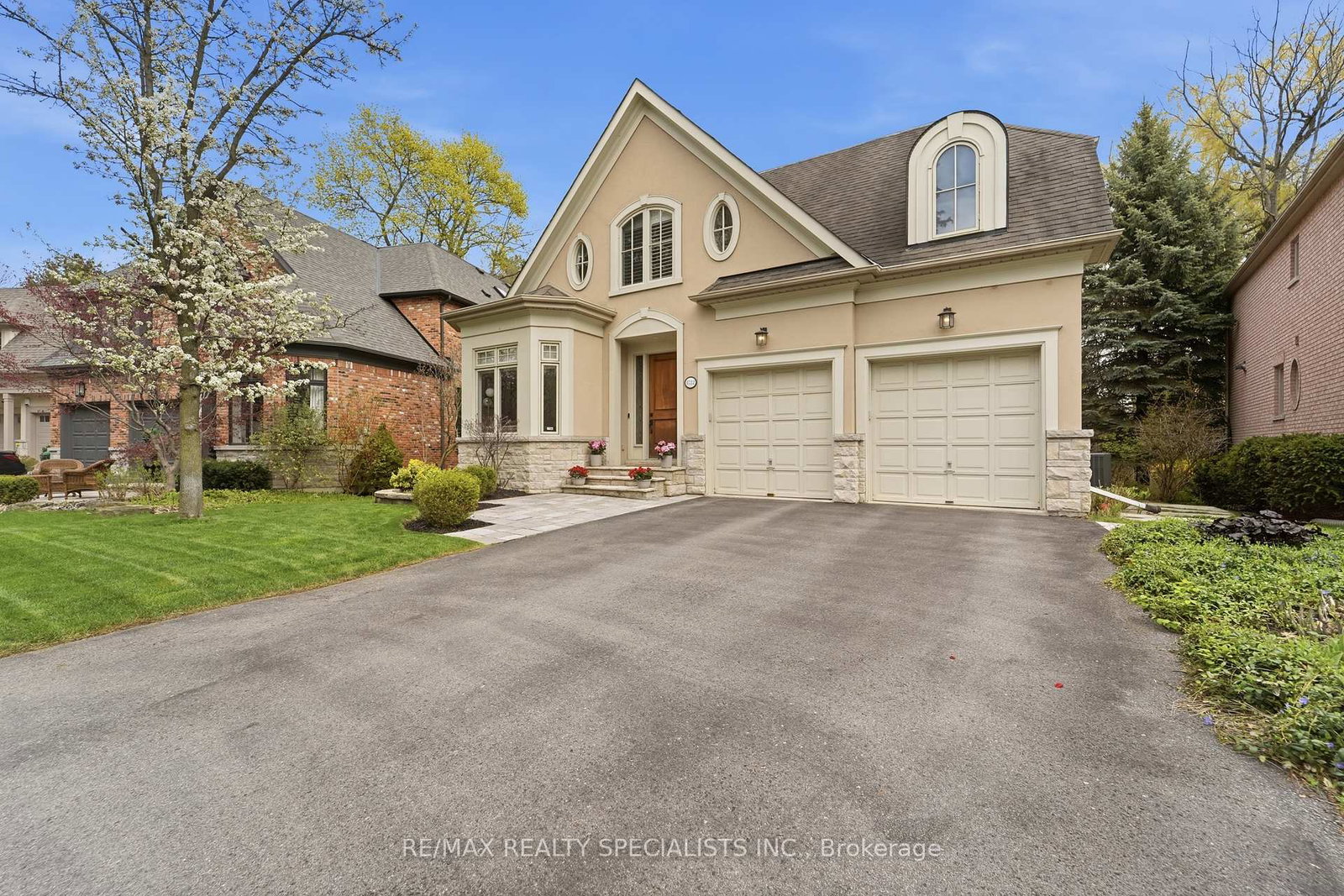 1722-the-pines-mississauga-ontario-w13101874