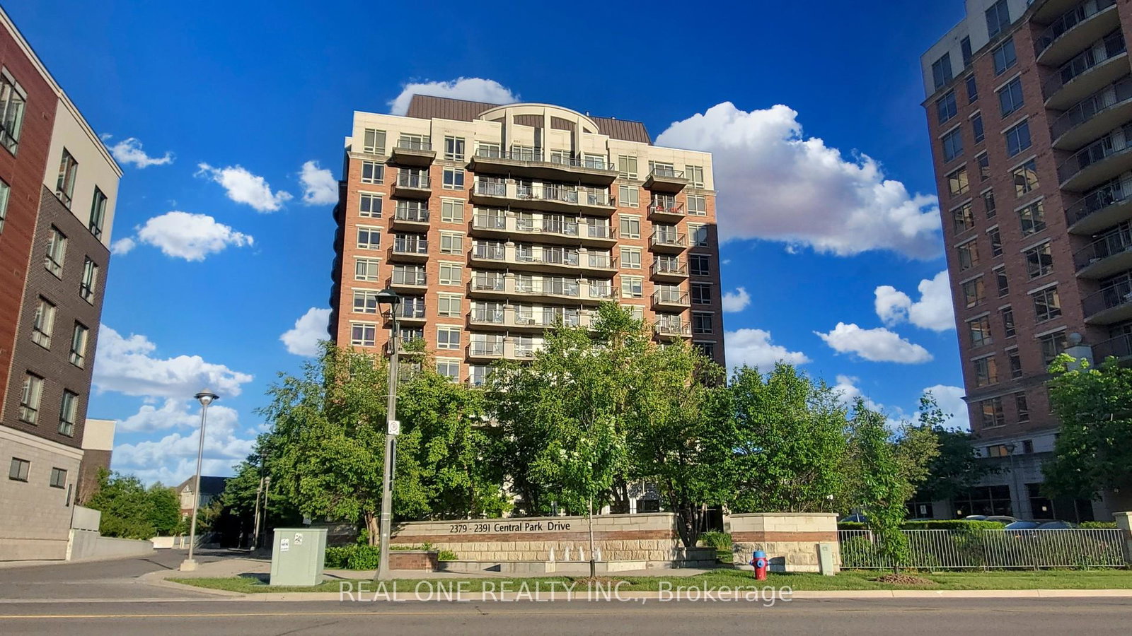 2391-central-park-drive-oakville-ontario-w13102188