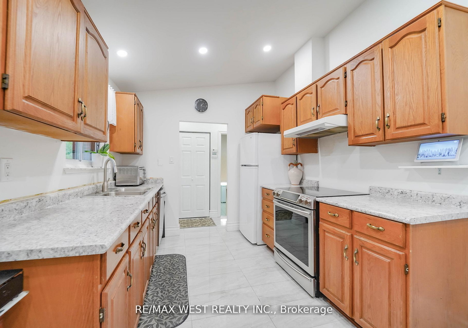 7-bimini-crescent-york-ontario-w13102220