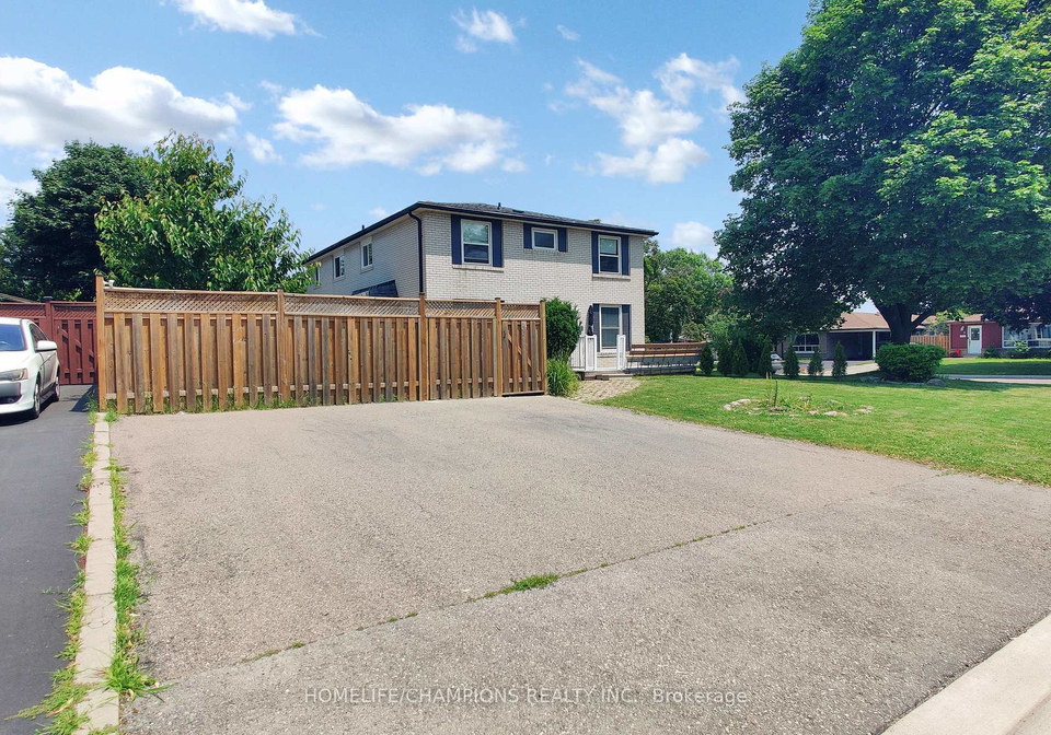 4-flamingo-crescent-brampton-ontario-w13102276