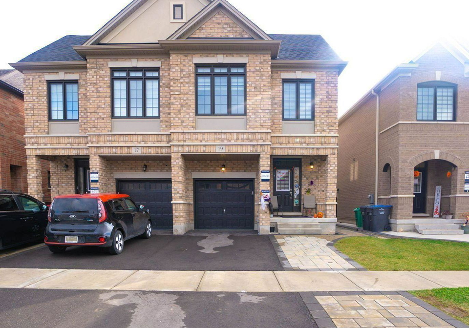 19-banner-elk-street-brampton-ontario-w13102362