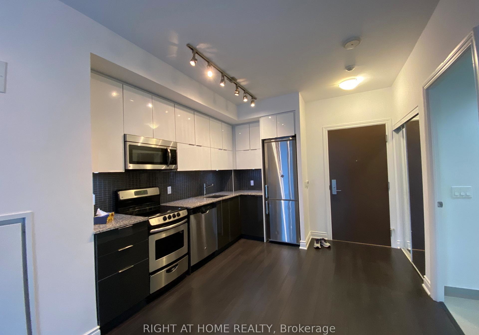 80-marine-parade-drive-etobicoke-ontario-w13102976