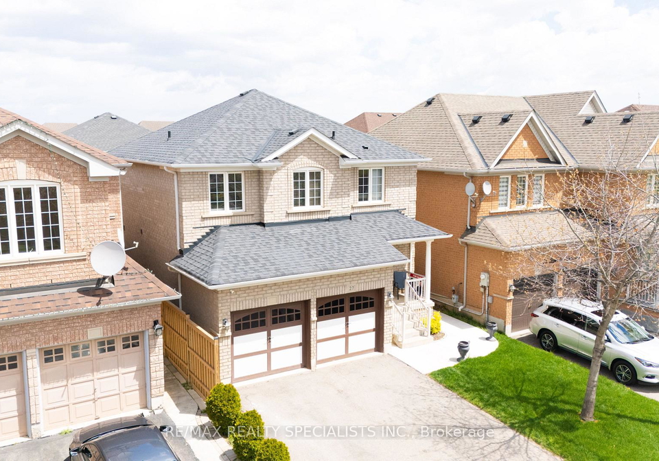27-hiberton-crescent-brampton-ontario-w13103066