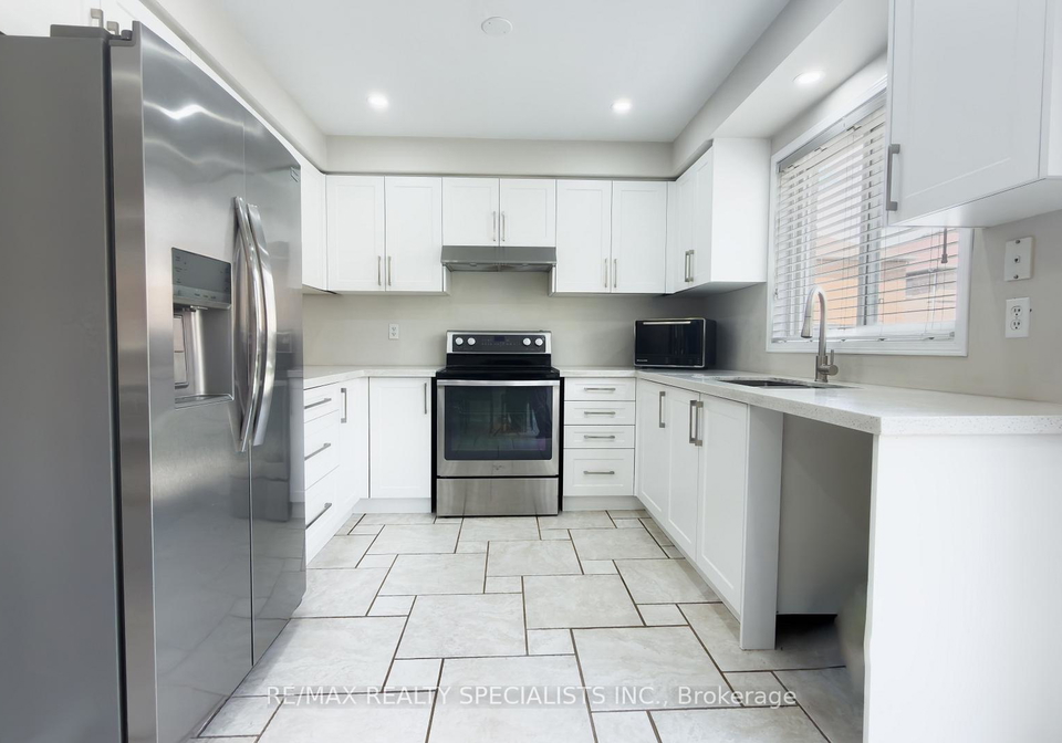 27-hiberton-crescent-brampton-ontario-w13103066