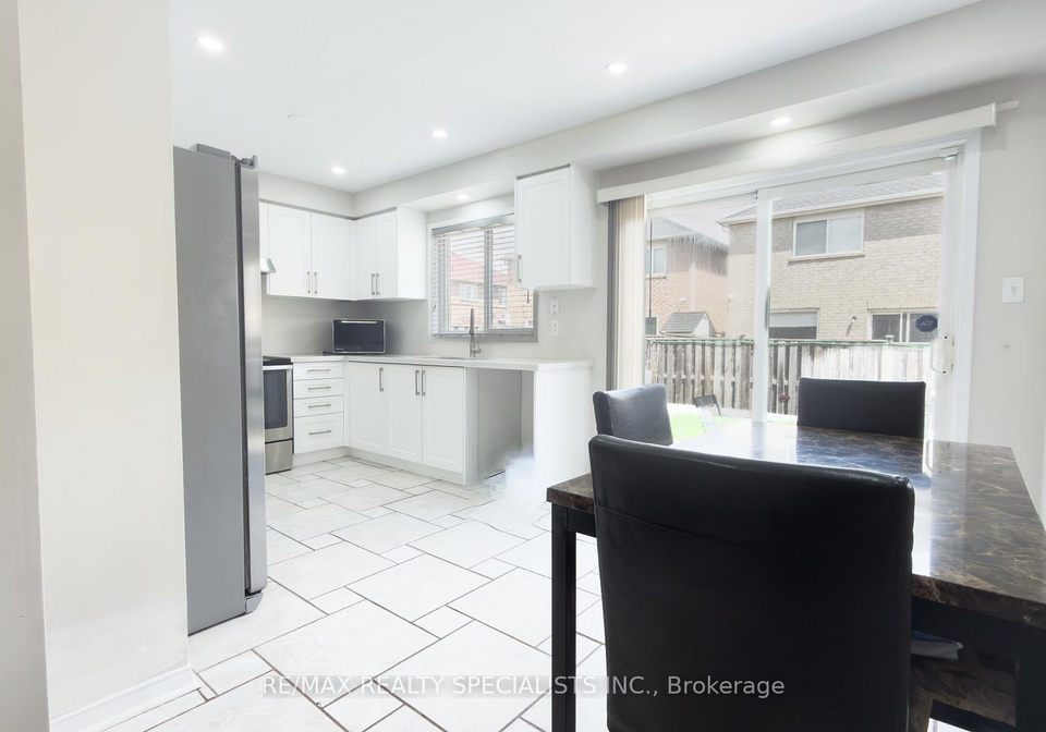 27-hiberton-crescent-brampton-ontario-w13103066