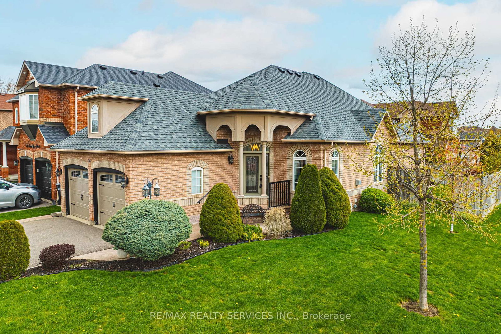 16-sunridge-street-brampton-ontario-w13103102