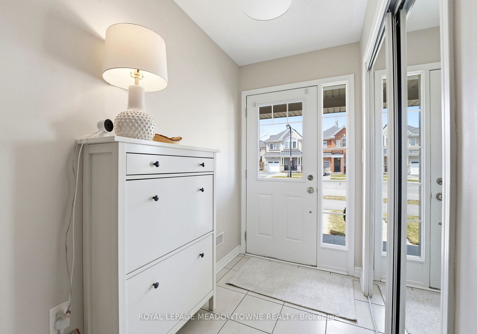112-whitlock-avenue-milton-ontario-w13103140