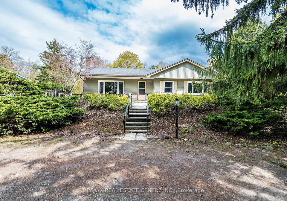 1368-2-side-road-burlington-ontario-w13103348