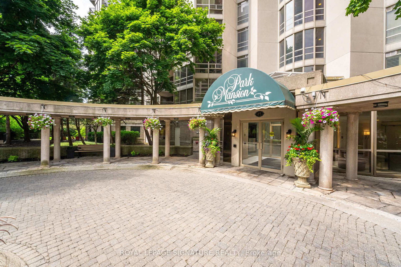 45-kingsbridge-garden-circle-mississauga-ontario-w13103438