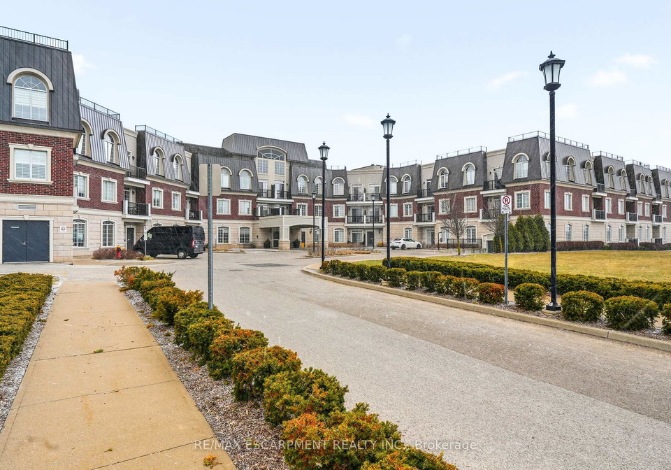 2300-upper-middle-road-oakville-ontario-w13103636
