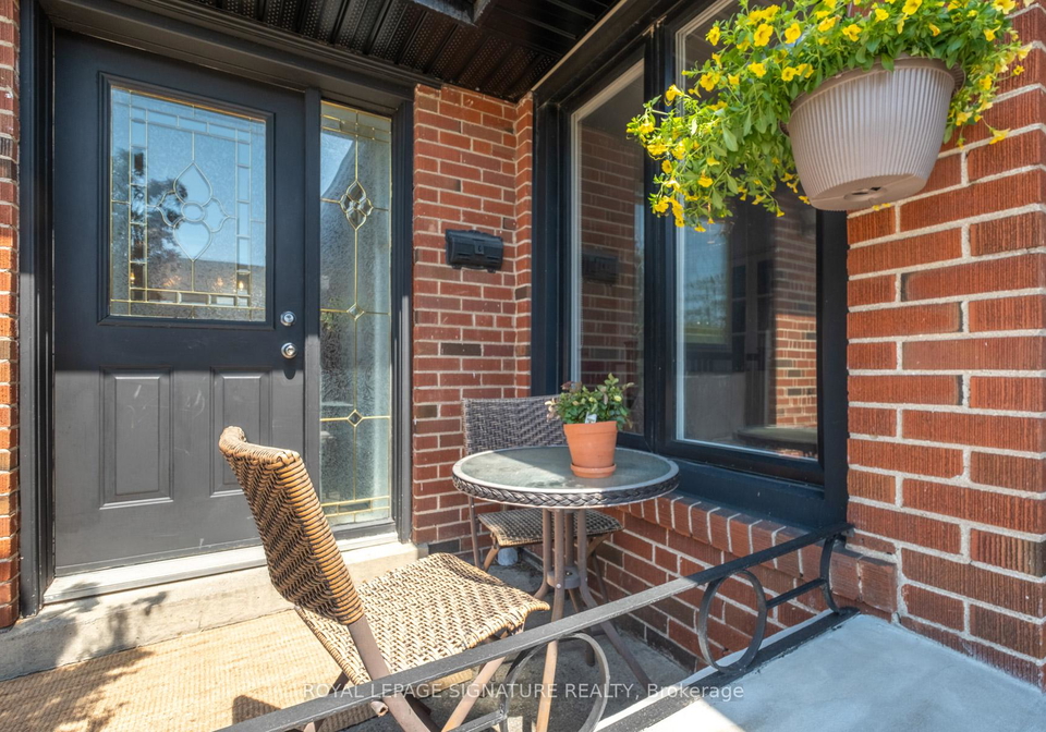 90-whitburn-crescent-york-ontario-w13103752