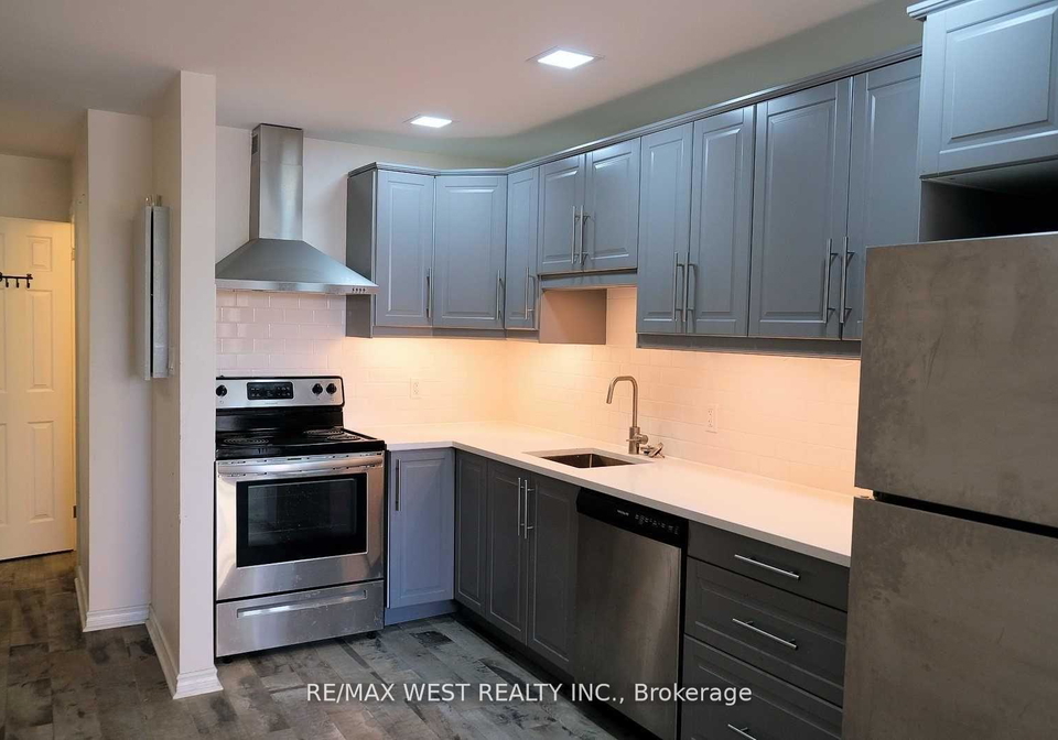 4992b-dundas-street-w-etobicoke-ontario-w13103762