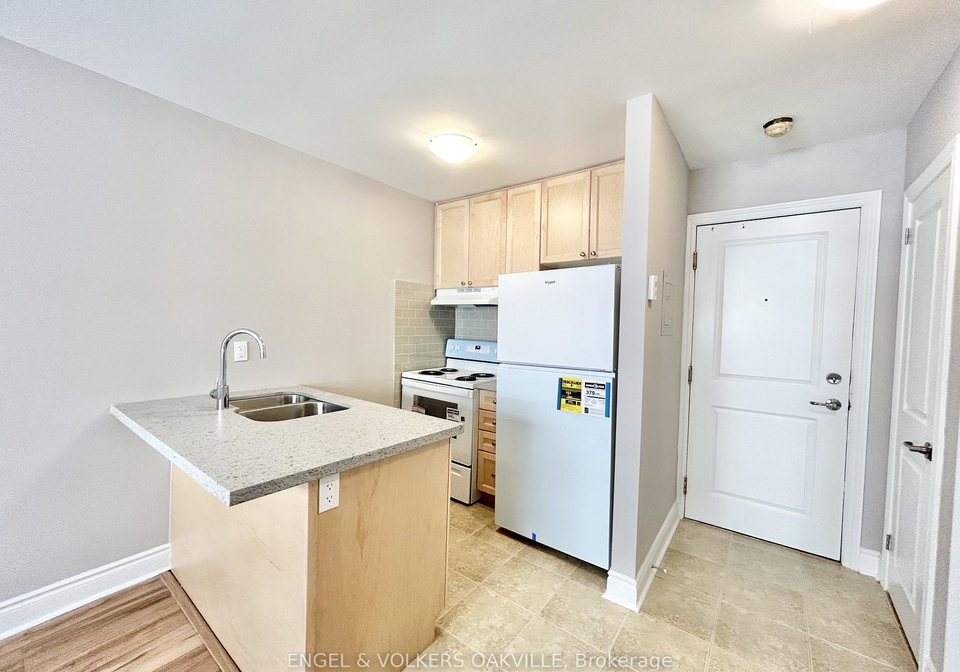 11-thirty-third-street-etobicoke-ontario-w13103834