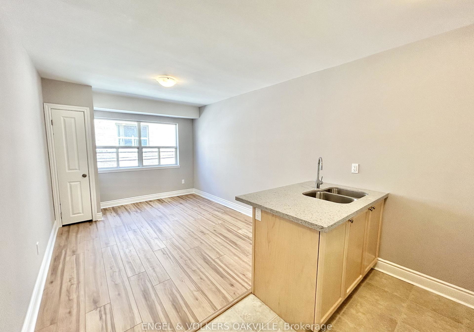 11-thirty-third-street-etobicoke-ontario-w13103834