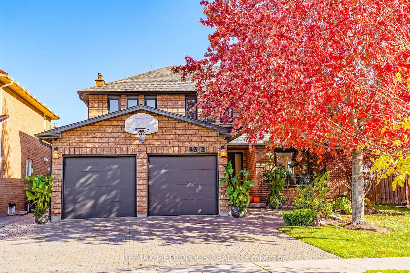 4392-grassland-crescent-mississauga-ontario-w13103940