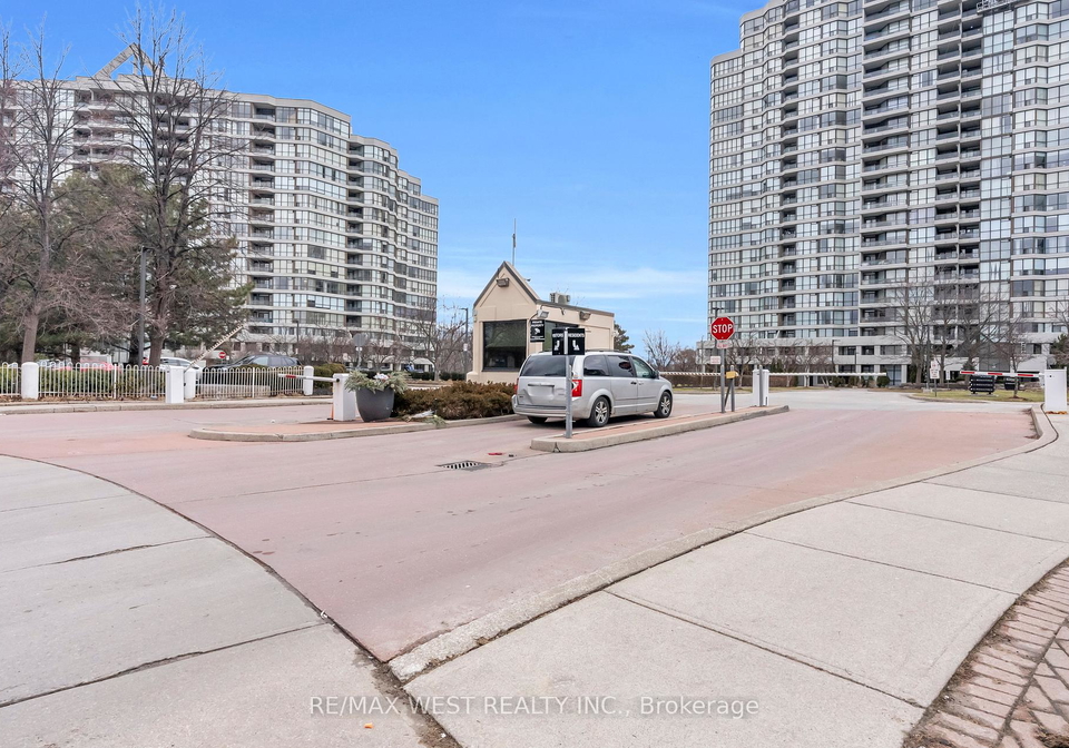 5-rowntree-road-etobicoke-ontario-w13104578