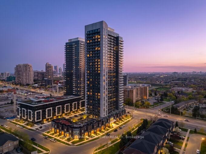 8-nahani-way-mississauga-ontario-w13104760