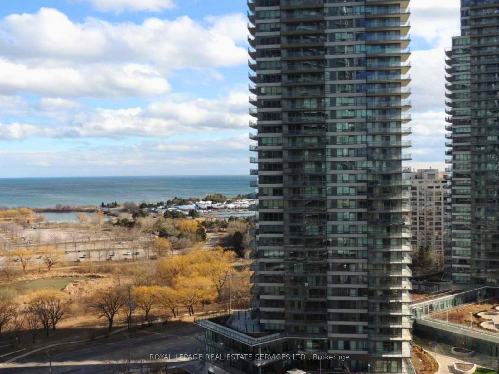 2220-lakeshore-boulevard-w-etobicoke-ontario-w13105080