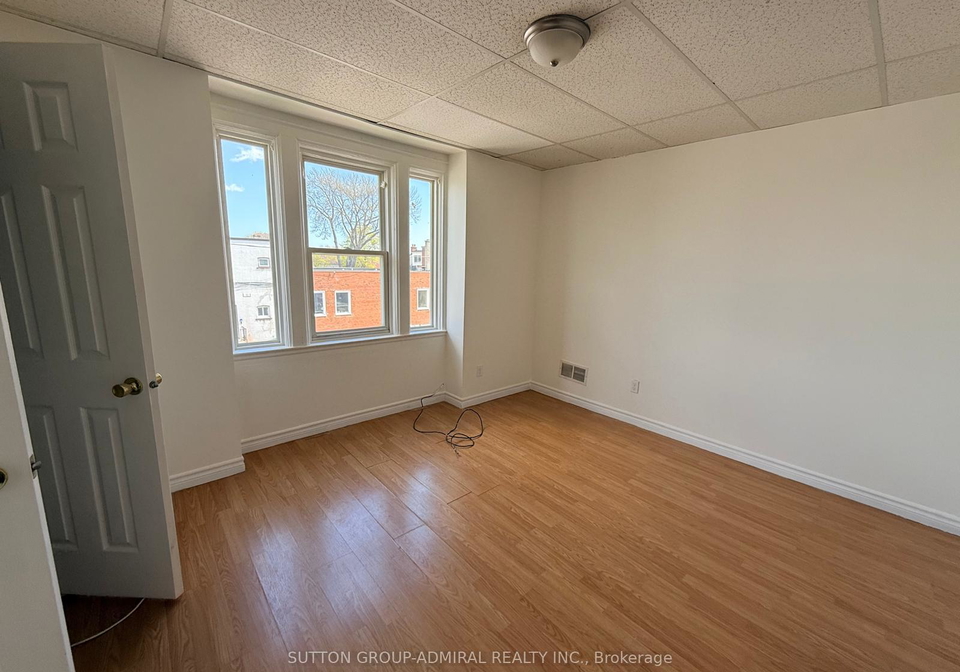 10thirty-ninth-street-w-etobicoke-ontario-w13105130