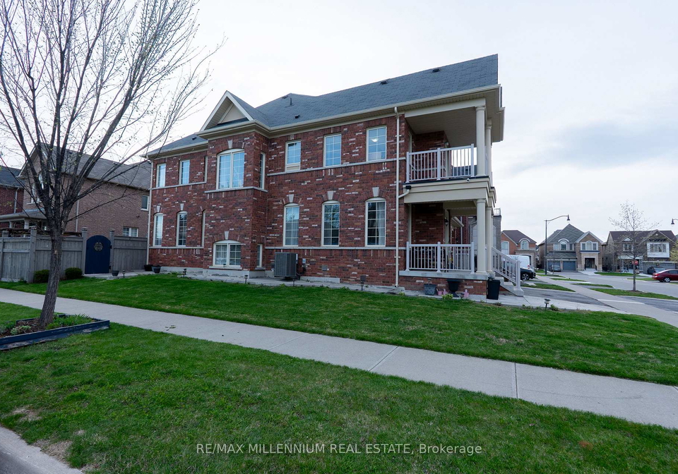 8-zelda-road-brampton-ontario-w13105188