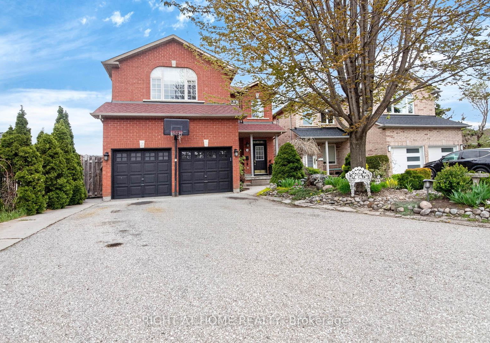 5956-rayshaw-crescent-mississauga-ontario-w13105248