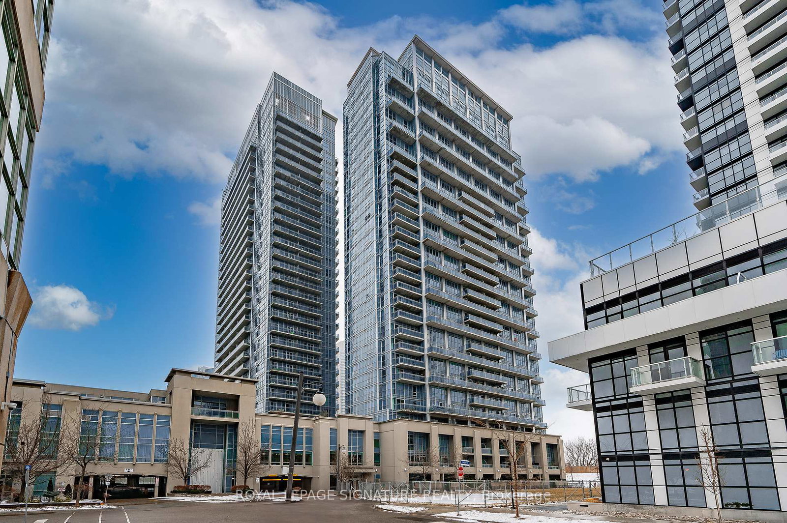 155-legion-road-n-etobicoke-ontario-w13105502