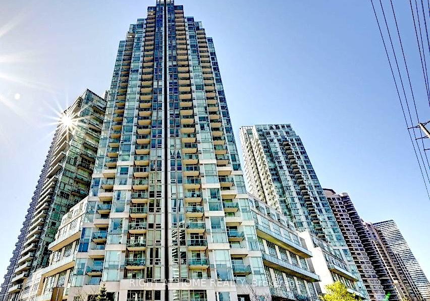 220-burnhamthorpe-road-w-mississauga-ontario-w13105554