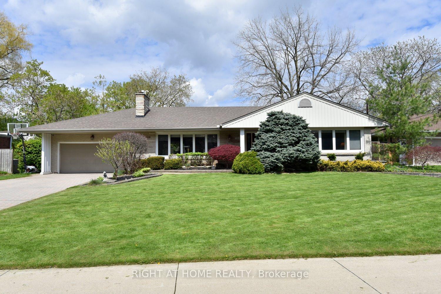 724-courtland-place-burlington-ontario-w13105596