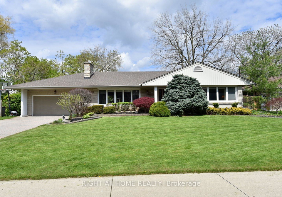 724-courtland-place-burlington-ontario-w13105596