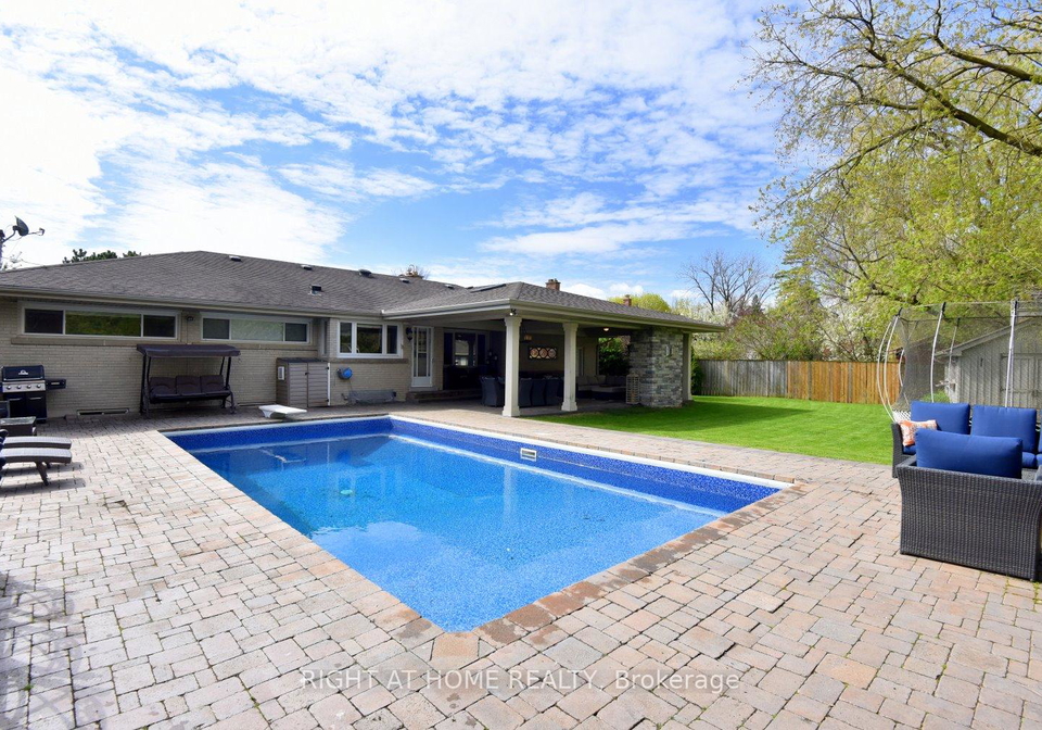 724-courtland-place-burlington-ontario-w13105596