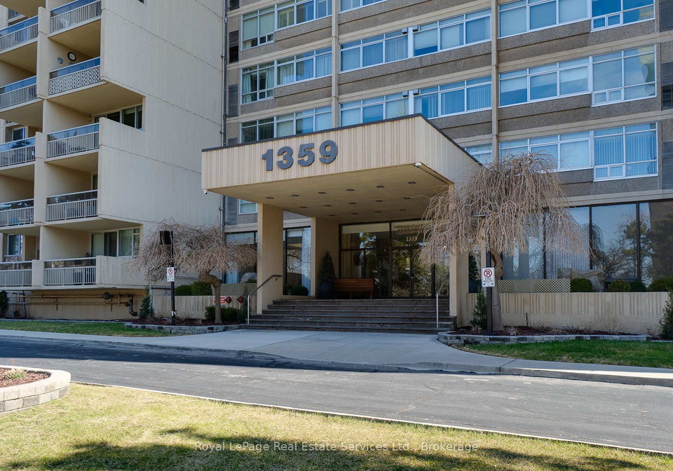 1359-white-oaks-boulevard-oakville-ontario-w13105604