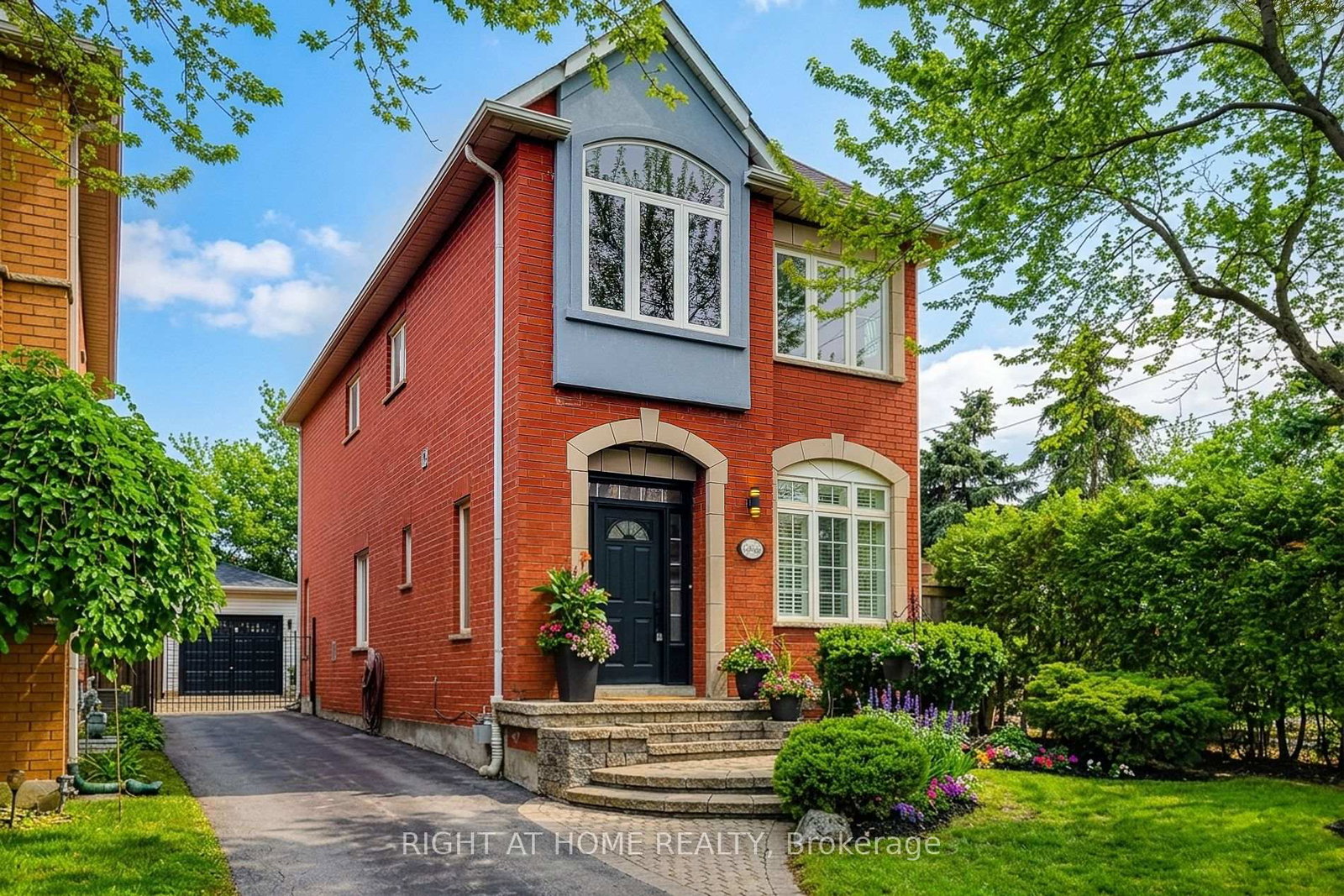 2624-castle-hill-crescent-oakville-ontario-w13105728