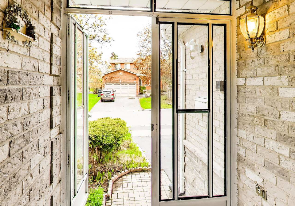 4-leatherhead-court-brampton-ontario-w13105808