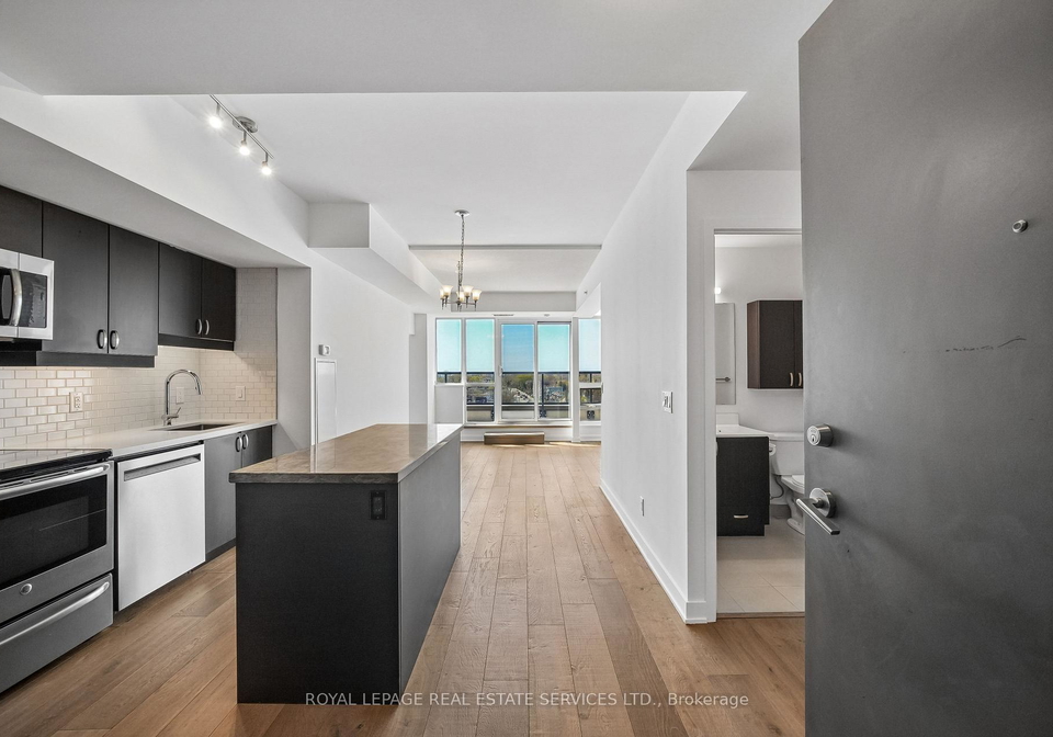 11-superior-avenue-etobicoke-ontario-w13106184