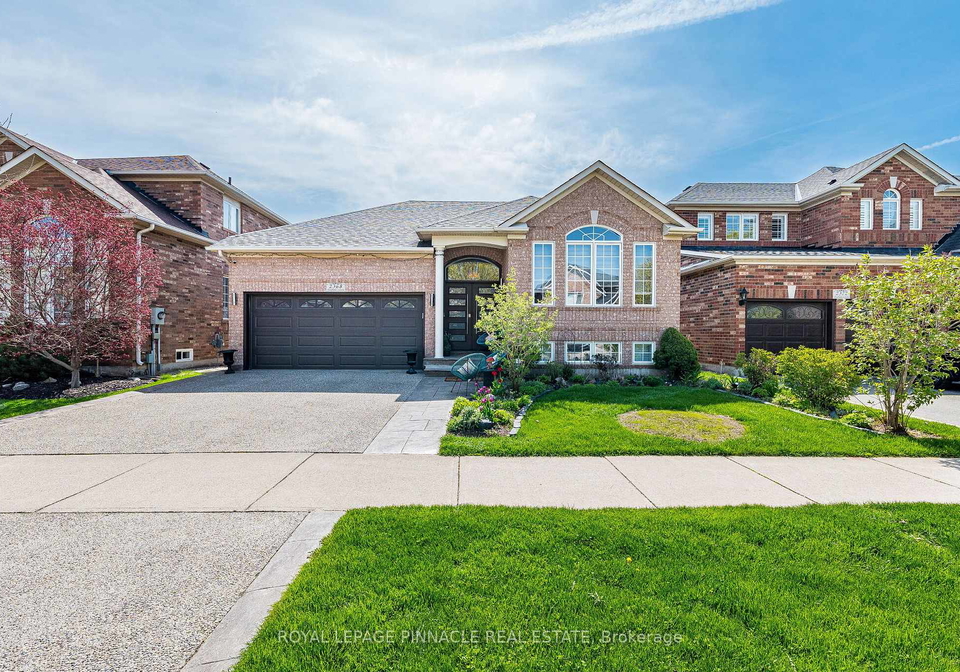 2368-foxhole-circle-oakville-ontario-w13106232