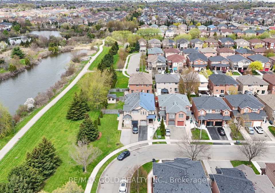 44-baha-crescent-brampton-ontario-w13106778