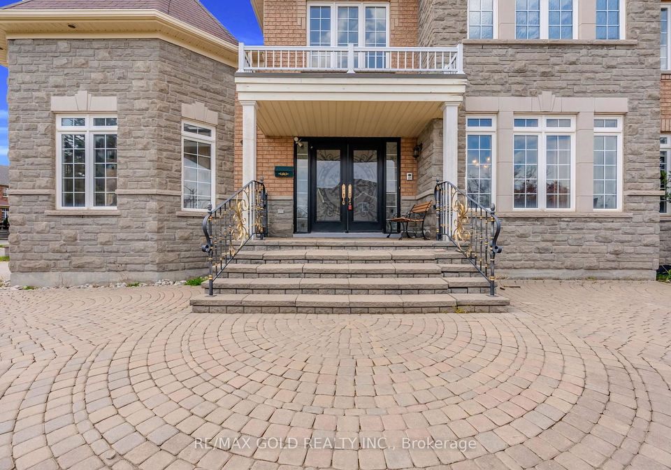 5499-doctor-peddle-crescent-mississauga-ontario-w13106932