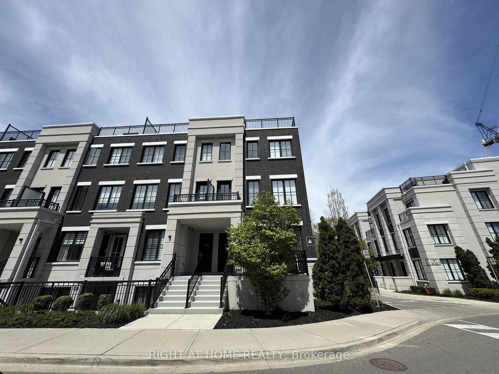 657-cricklewood-drive-mississauga-ontario-w13106968