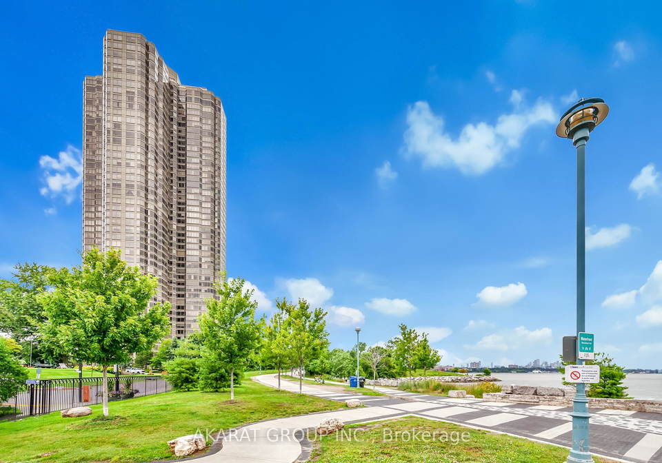 1-palace-pier-court-etobicoke-ontario-w13107030