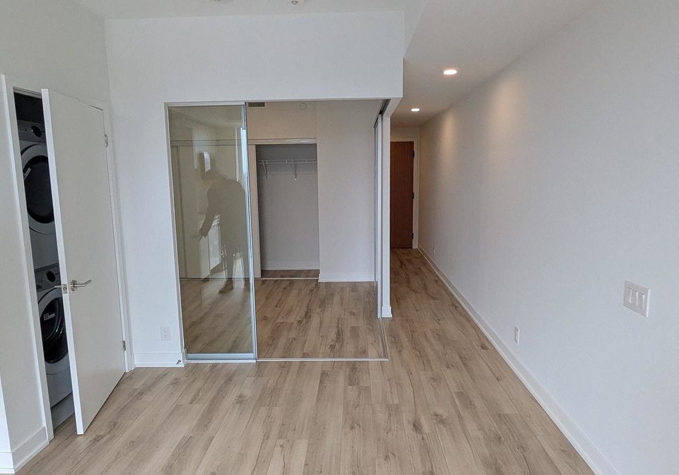 1660-bloor-street-w-toronto-ontario-w13107292