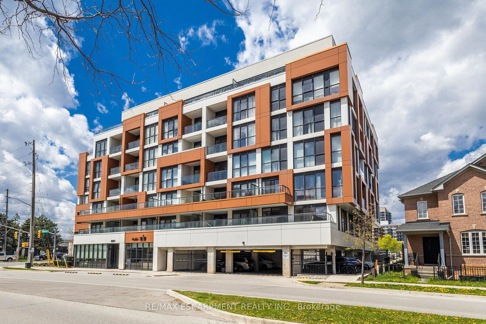 5001-corporate-drive-burlington-ontario-w13107364