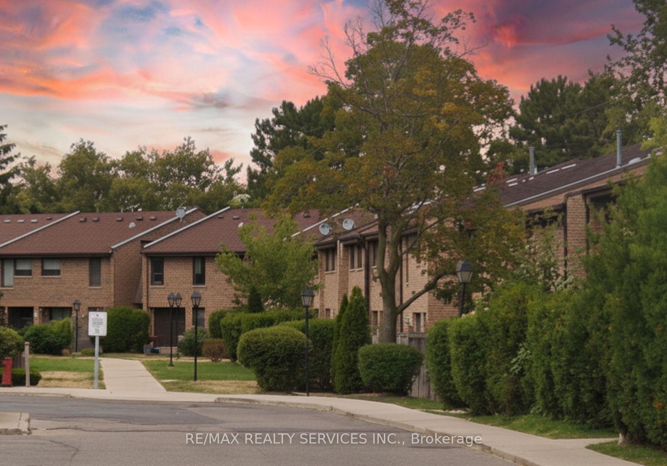 2605-woodchester-drive-mississauga-ontario-w13107576