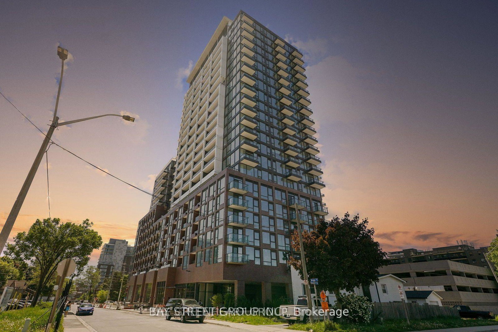 25-kingsbridge-garden-circle-mississauga-ontario-w13107814