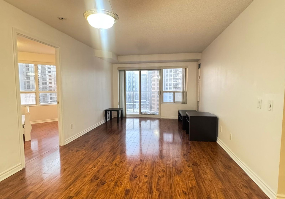 25-kingsbridge-garden-circle-mississauga-ontario-w13107814