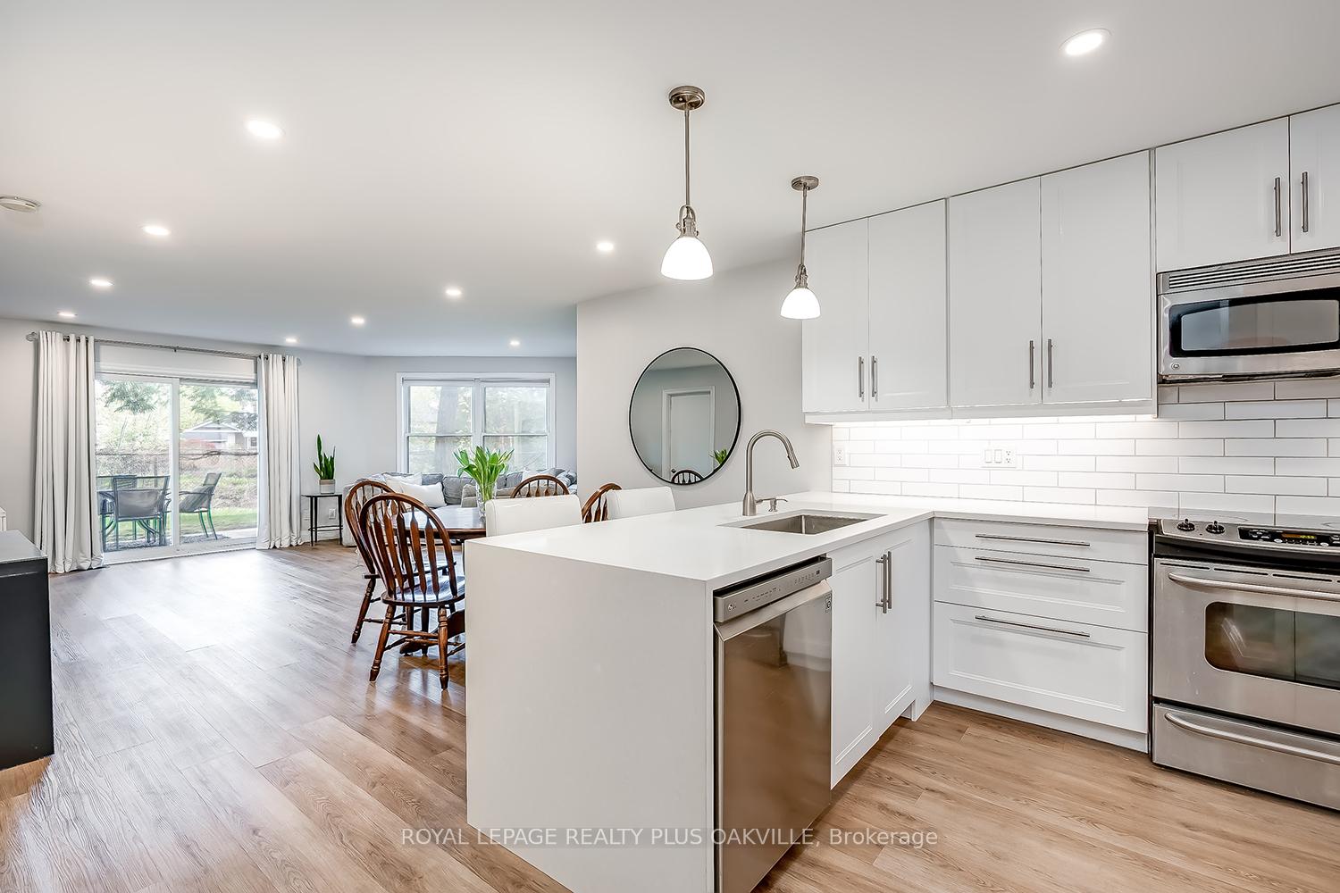 1220-thorpe-road-burlington-ontario-w13108280