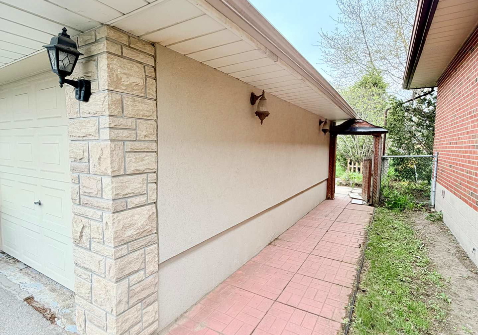 169-mcgill-street-mississauga-ontario-w13108390