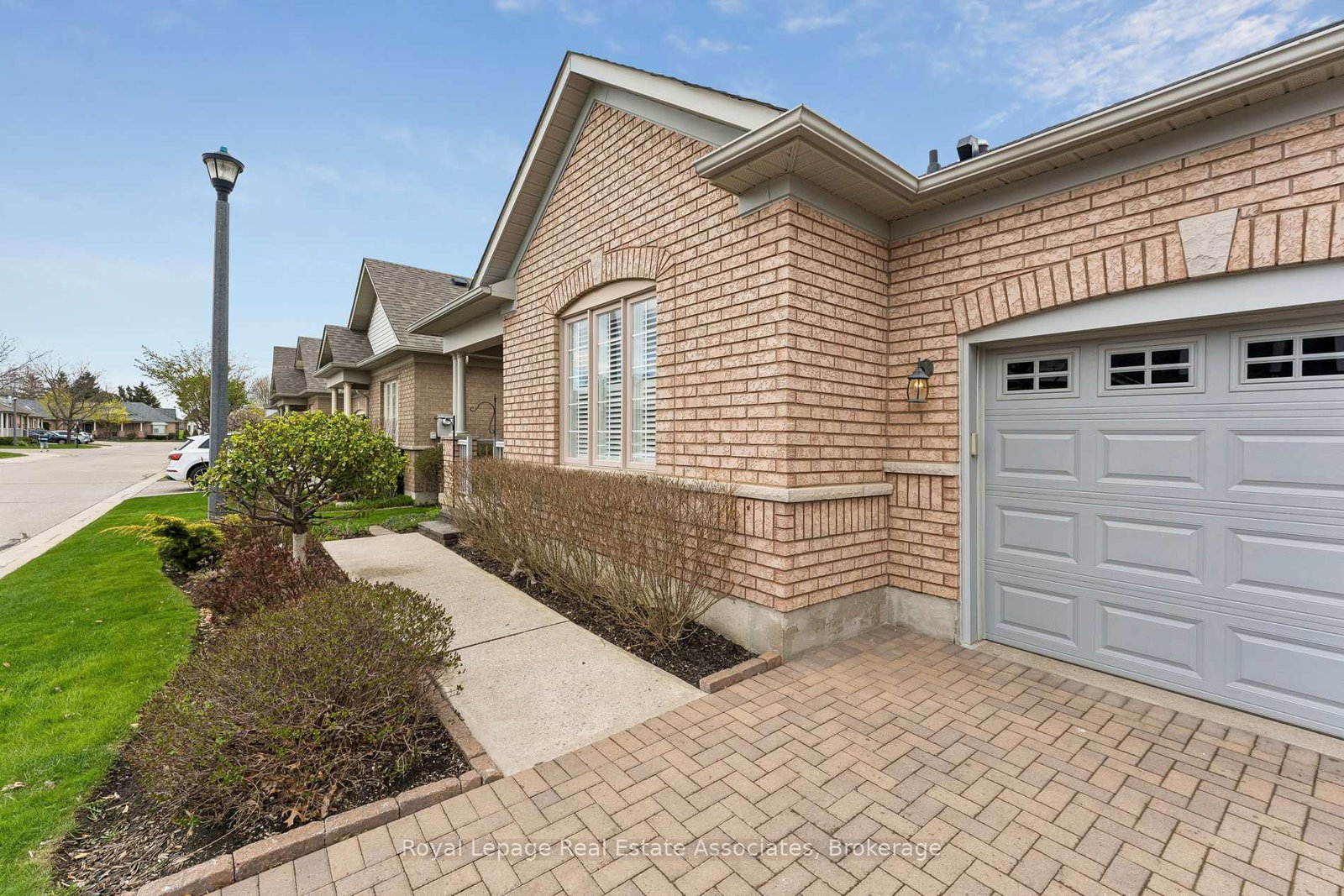 9-falconwood-place-brampton-ontario-w13108640